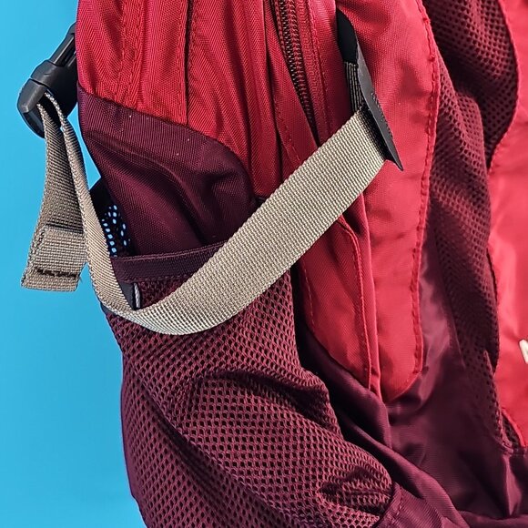 The North Face Recon Backpack – Red / Maroon – Classic Daypack - Picture 7 of 15